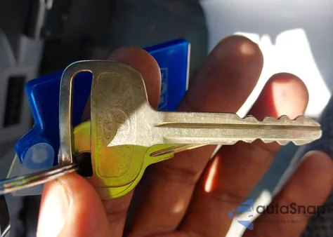 2001 Toyota Tundra Sr5 V8 из США, поврежденный, VIN 5TBBT44161S205260